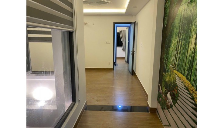 Bán nhà Gì Vấp- Quang Trung, hẻm thông 8m, xe hơi vào nhà, 4 tầng(4*10m),hoàn công đủ, 5.6T