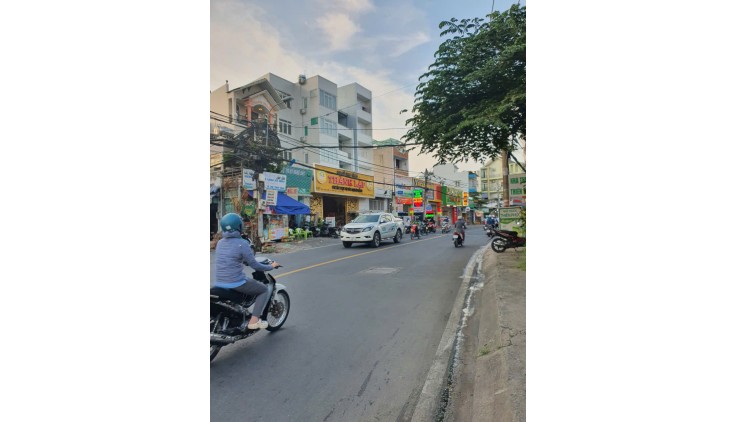 BÁN GẤP 3 CĂN GÓC 2MT VÕ VĂN NGÂN. NGAY NHÀ VĂN HÓA THỦ ĐỨC ĐANG CHU THU NHẬP KHỦNG GÀN 200TR/TH. BÁN 70 TỶ