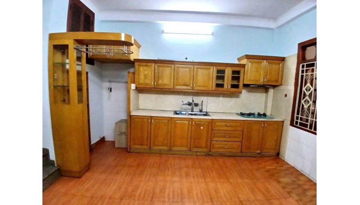 Cho thuê nhà nguyên căn hẻm xe hơi đường Cộng Hòa, Phường 4, Tân Bình