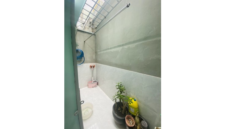 Sát Kinh Dương Vương Bình Tân 60m2 4 PN chỉ 4 tỷ 1.
