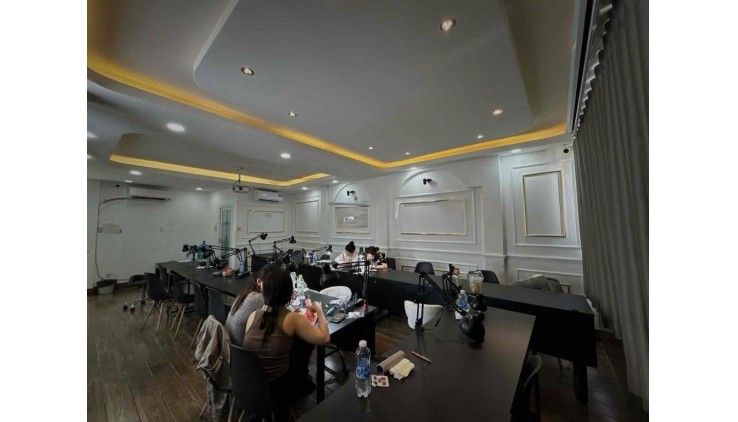 Cho thuê nhà góc 2 mặt tiền đường Phạm Văn Hai, Phường 5, Tân Bình