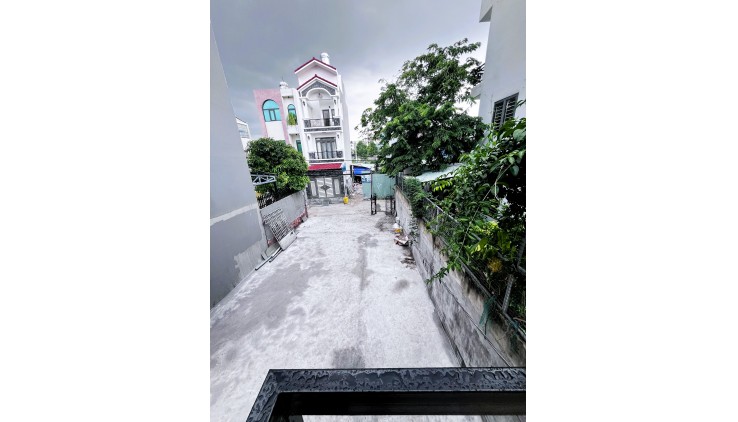 Cho thuê nhà 1T1L 220m2 3pn đường 30 Linh Đông