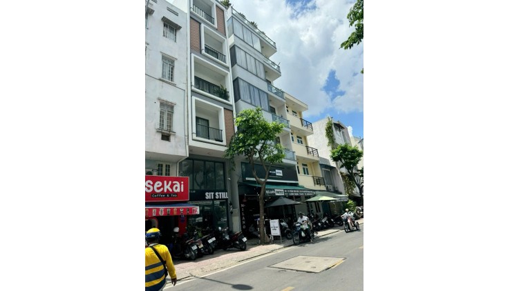 Nhà MT đường 4.5x16 cách Q1 250m giá chỉ 15Tỷ, HĐT 38tr/tháng.