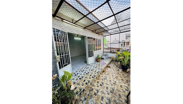Hẻm Rộng Ngang 6 M Q4
Ngang 6 Dài 6.5 ĐÚC BÊ TÔNG 3 TẤM CÓ 3 TỶ HƠN Q4