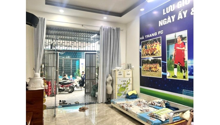 NHÀ MỚI VỀ, KIÊNG CỐ Ở NGAY, PHƯỚC LONG B, Q9, 3 TẦNG, DTSD 168M2, CHỈ 5TY99.