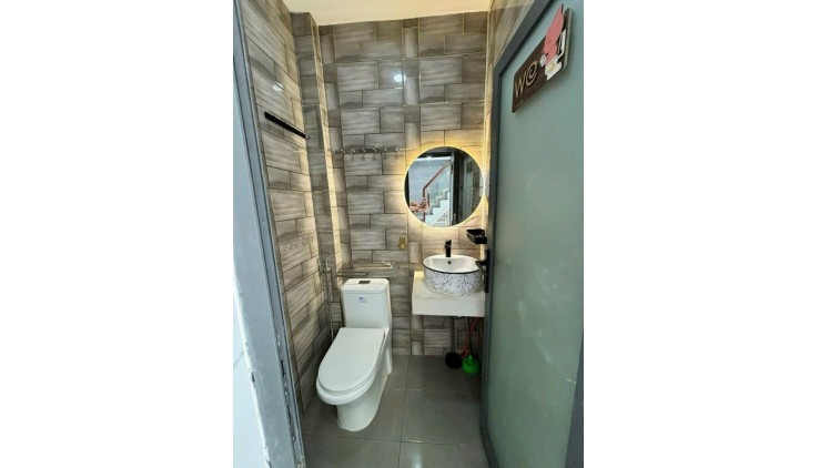 NHÀ NỚI XÂY NGANG 5 M GIÁ HƠN 2 TỶ Q4
SỔ HỒNG VUÔNG