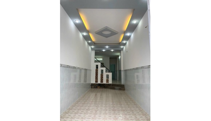 MẶT TIỀN CÁCH HẺM 15 M 
Ngang 3 x nở hậu 4.2 dài 23 m 
Xóm Chiếu giao Đoàn Văn Bơ Q4
79 TRIỆU M 2