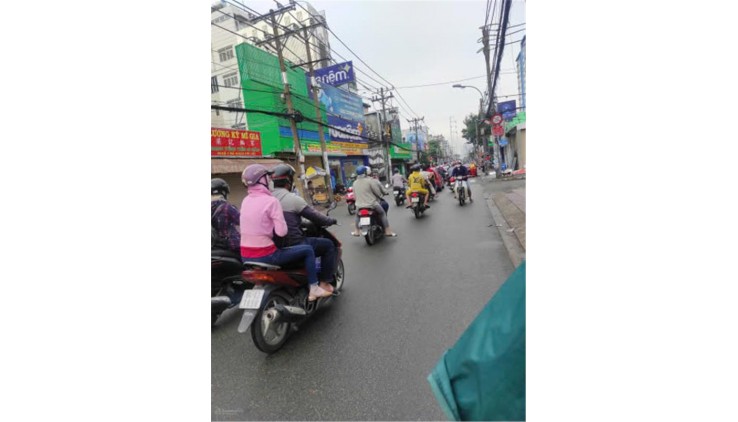 Nhà nguyên căn mặt tiền Âu Cơ, Tân Bình - Gần ĐH Văn Hiến, Tiệc cưới Bạch Kim