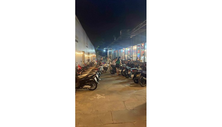 SANG QUÁN CAFE BIDA TẠI HÓC MÔN - HCM Sang giá rẻ bằng giá thanh lý đồ củ, quán có nhiều đồ có giá trị.