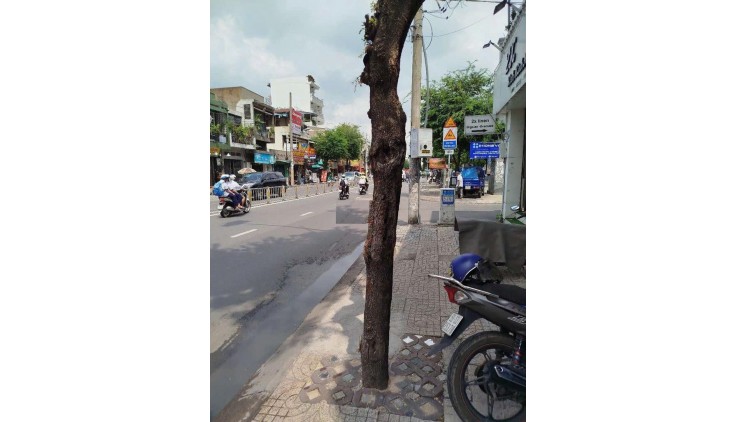 Nhà nguyên căn mặt tiền Trường Chinh, Tân Bình - Gần ngã 3 Hoàng Hoa Thám
