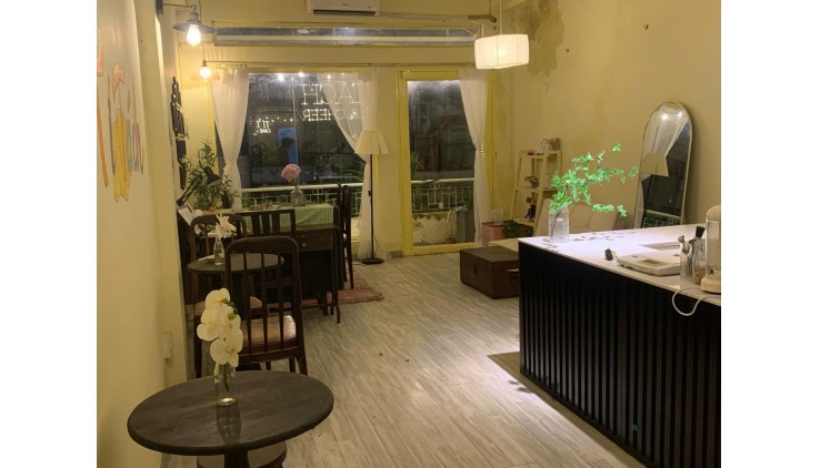 SANG QUÁN CAFE BIDA TẠI HÓC MÔN - HCM Sang giá rẻ bằng giá thanh lý đồ củ, quán có nhiều đồ có giá trị.