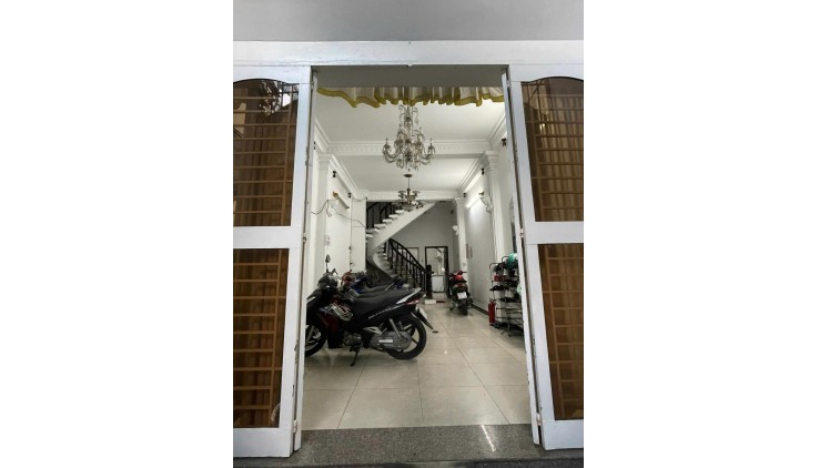 Nhà nguyên căn 7PN, 8WC, hẻm xe hơi Huỳnh Văn Bánh, Phú Nhuận - Cho thuê làm CHDV