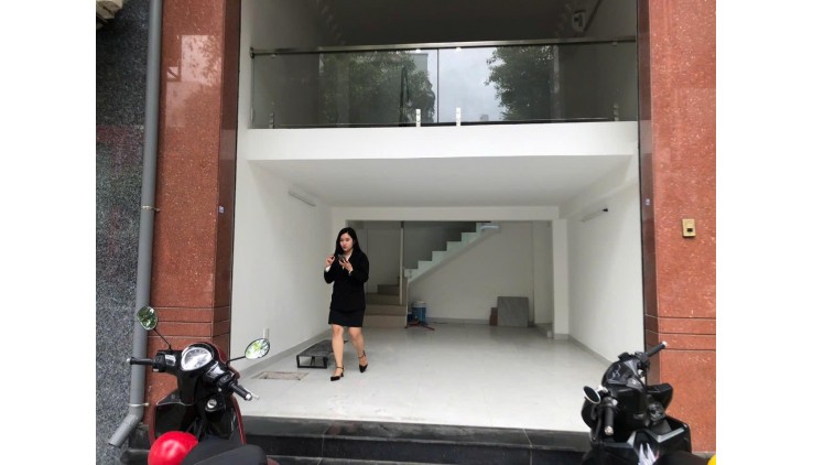 Cho thuê nhà mặt tiền 5 lầu Nguyễn Văn Trỗi, Phú Nhuận - Vị trí đắc địa gần sân bay