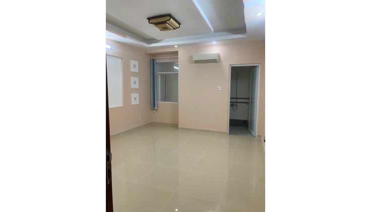 Nhà nguyên căn 3 lầu, mặt tiền Phùng Văn Cung, Phú Nhuận - Khu ẩm thực Phan Xích Long