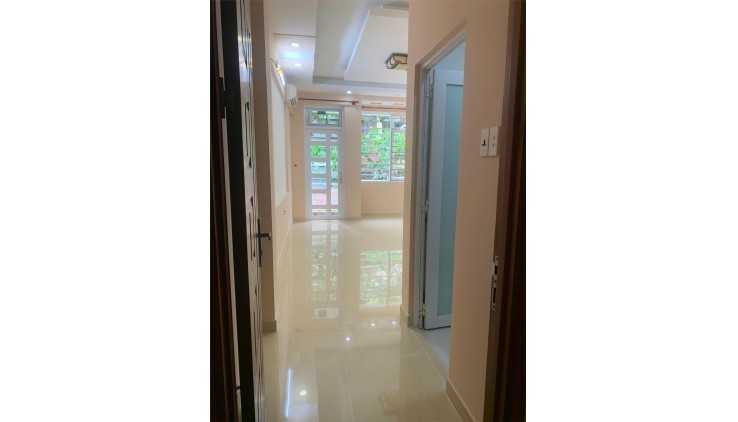 Nhà nguyên căn 3 lầu, mặt tiền Phùng Văn Cung, Phú Nhuận - Khu ẩm thực Phan Xích Long