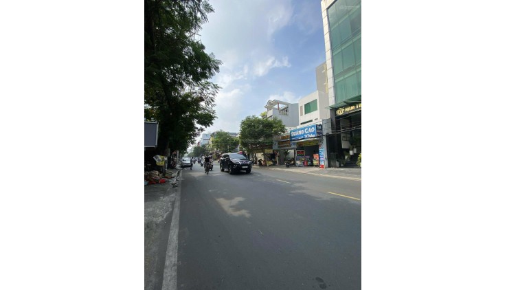Tòa nhà 8 tầng cho thuê - MT Trương Công Định, Tân Bình - Gần sân bay