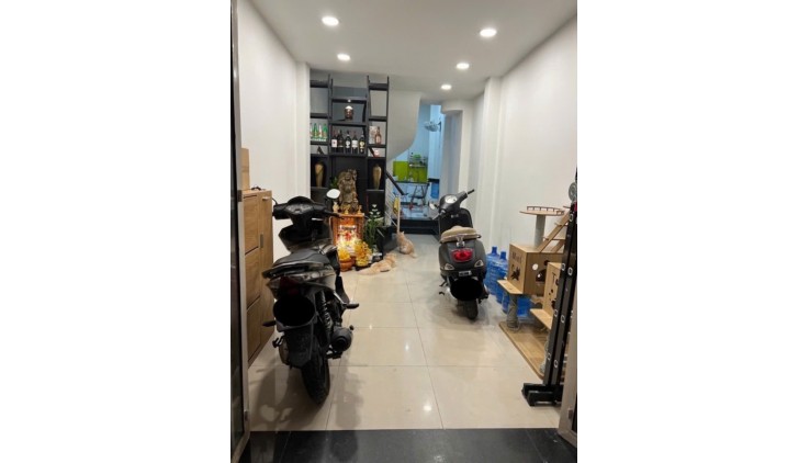 Bán Nhà Hẻm 3m Đường Bùi Thị Xuân,Tân Bình,DT 40m2, 3 Tầng, 3PN.