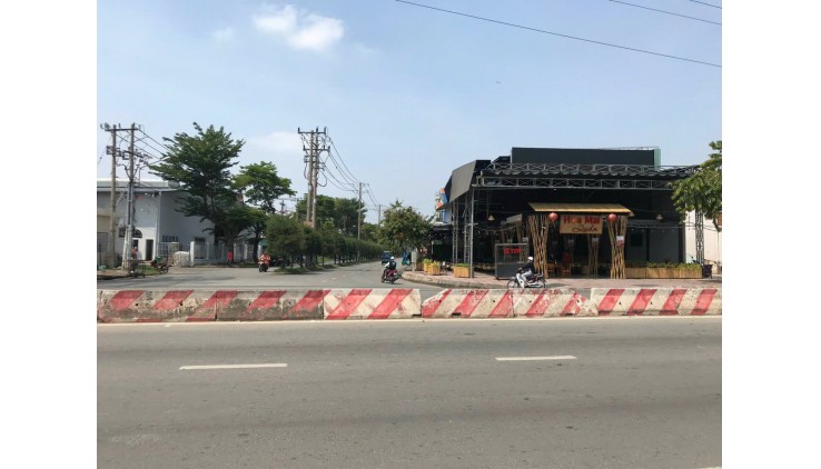 Căn góc 2 MT Lê Trọng Tấn – CN11. DT 12x40m, giá 79 tỷ