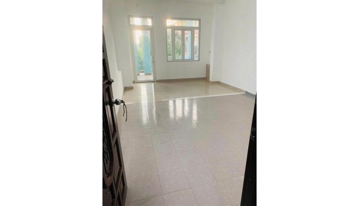Nhà mặt tiền cho thuê tại K300, Tân Bình, DT 4m x 20m, 4PN 4WC
