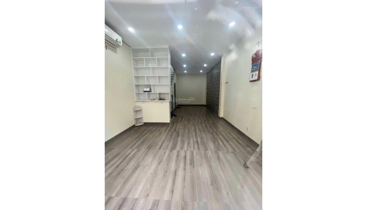 Nhà nguyên căn hẻm xe hơi Nguyễn Kiệm, Phú Nhuận - Gần ngã 4 Phú Nhuận