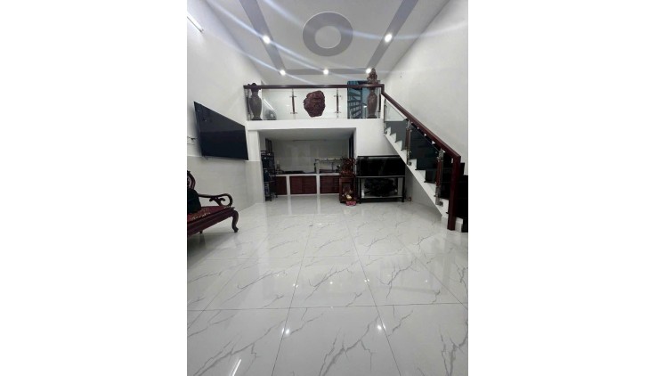 Nhà cho thuê hẻm 3 gác Lê Văn Sỹ, Phú Nhuận - Sạch sẽ, nội thất cơ bản, gần trung tâm