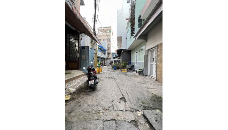 Bán gấp nhà Âu Cơ Tân Phú sát mặt tiền xe hơi đỗ cửa 82m2 ,2 Tầng Nhỉnh 5 tỷ