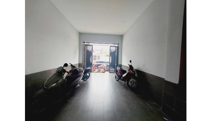Nhà ngộp Đường số 11. 100m2, 5.5 tỷ,  Linh Xuân, Thủ Đức