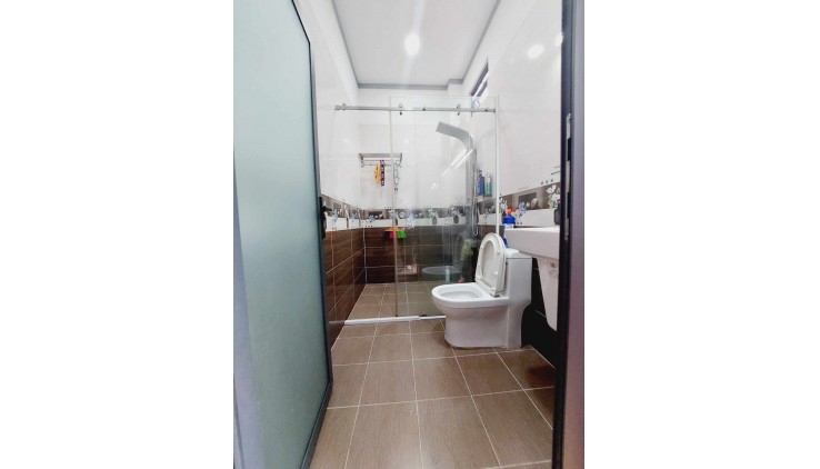 Nhà ngộp Đường số 11. 100m2, 5.5 tỷ,  Linh Xuân, Thủ Đức