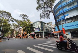 Siêu phẩm nhà mặt tiền lô gốc Nguyễn Chí Thanh Quận 11, 5.5x19m 5T chỉ 29 tỷ