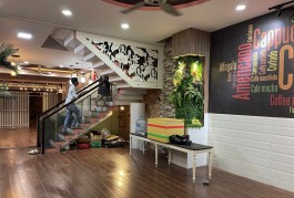 Giảm mạnh 2 tỷ, Nhà phố đẹp, nội thất cao cấp Châu Âu, Khu dân cư 13E , Sổ hồng sẵn. Liên hệ 0949445399