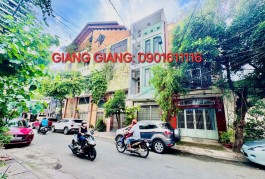 BÁN NHÀ MẶT TIỀN QUẬN 4 - NGAY HOÀNG DIỆU VÀ KHÁNH HỘI - GIANG GIANG:0901611116