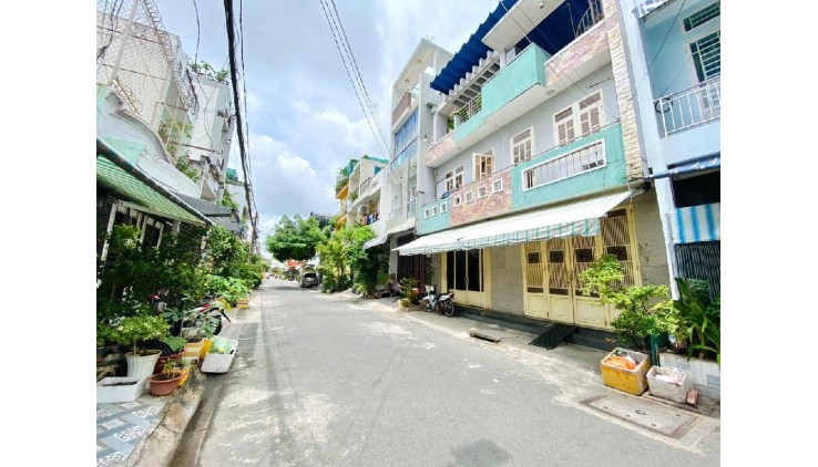 Bán Nhà Lò Gốm, Phường 8, Quận 6. DT 32m2 x 2 tầng (3.2 x 10).
Giá 3.45 Tỷ TL.