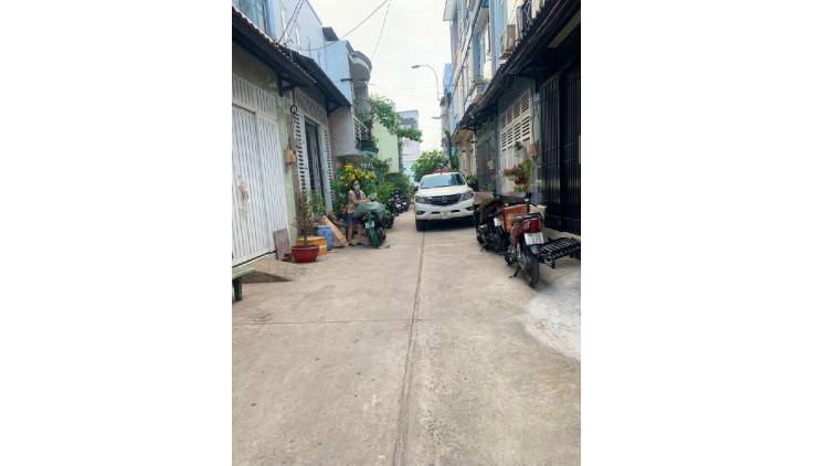 Bán Nhà Nguyễn Quý Yêm, P.An Lạc, Bình Tân. DT 50.2m2 x 4 Tầng (5 x 10).
Giá 5.45 tỷ TL.