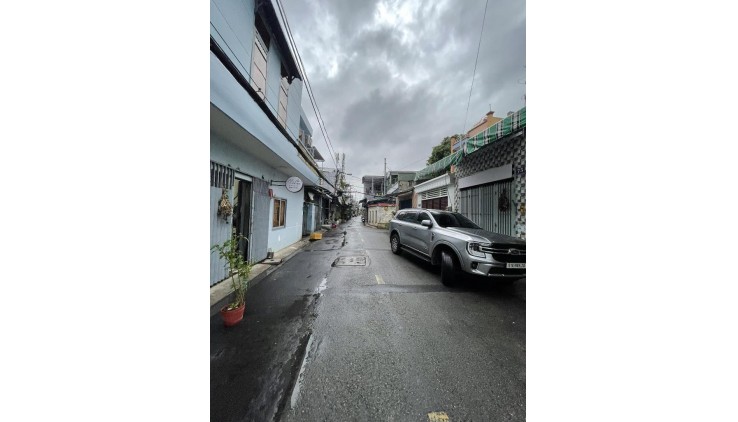 Bán Nhà Lê Công Phép, Phường An Lạc, Quận Bình Tân. DT 70m2 x 2 tầng (3.6 x 20). Nở hậu.
Giá 6 tỷ TL.