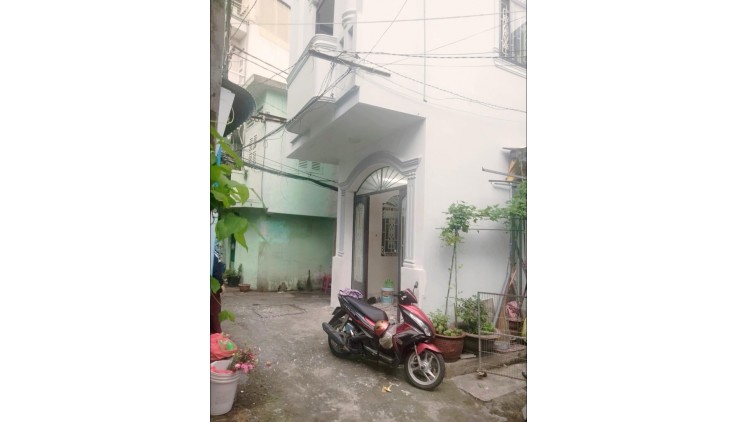 Bán Nhà Bến Phú Lâm, Phường 9, Quận 6.  DT 15m2 x 3 tầng (3.2 x 15). Giá 2.5 tỷ TL.