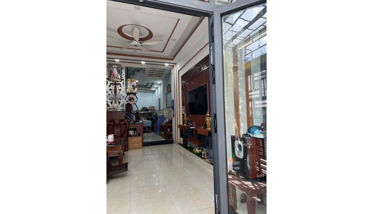 Bán Nhà Đường Tỉnh Lộ 10, Bình Trị Đông B, Quận Bình Tân. DT 57m2 x 3 tầng (4 x 15). Giá 5.15 tỷ TL.