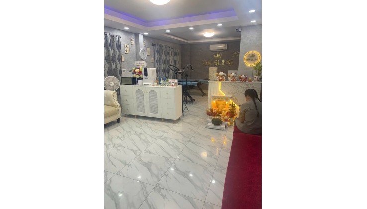 Bán Nhà Đường Thái Phiên, Phường 2, Quận 11. DT 56m2 x 2 tầng (3.4 x 17.4).
Giá 6.35 tỷ TL.