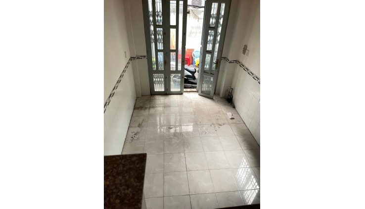 Bán Nhà Lò Gốm, Phường 8, Quận 6. DT 32m2 x 2 tầng (3.2 x 10).
Giá 3.45 Tỷ TL.