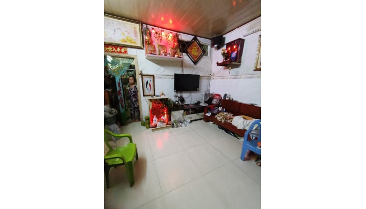 Bán Nhà Cao Văn Lầu, Phường 2, Quận 6. DT 32m2 x 2 tầng (4 x 8).
Giá 4.25 tỷ TL.