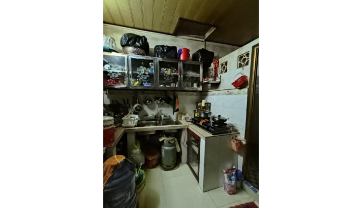 Bán Nhà Cao Văn Lầu, Phường 2, Quận 6. DT 32m2 x 2 tầng (4 x 8).
Giá 4.25 tỷ TL.