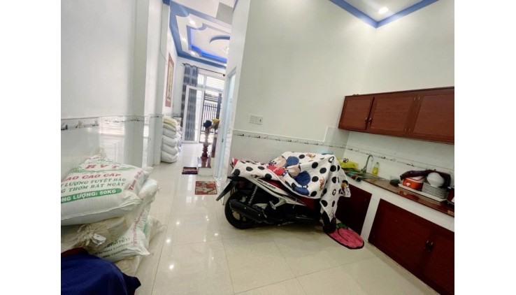 Bán Nhà Tên Lửa (số 1), Phường An Lạc, Bình Tân. DT 40m2 x 4 tầng (4 x 10). Giá 4.89 tỷ TL.
