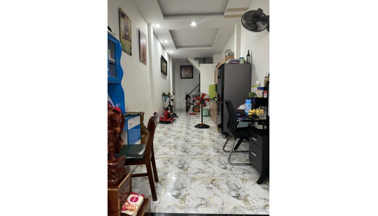Bán Nhà Mặt Tiền Bình Tiên, Phường 4, Quận 6. DT 48m2 x 4 tầng (3 x 16).
Giá 6.65 tỷ TL.