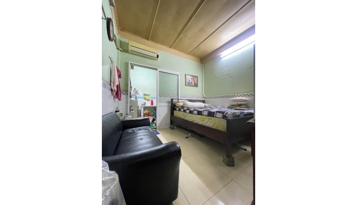 Bán Nhà Phú Thọ, Phường 1, Quận 11. DT 36m2 x 2 tầng (3.5 x 11). Giá 4.45 tỷ TL.