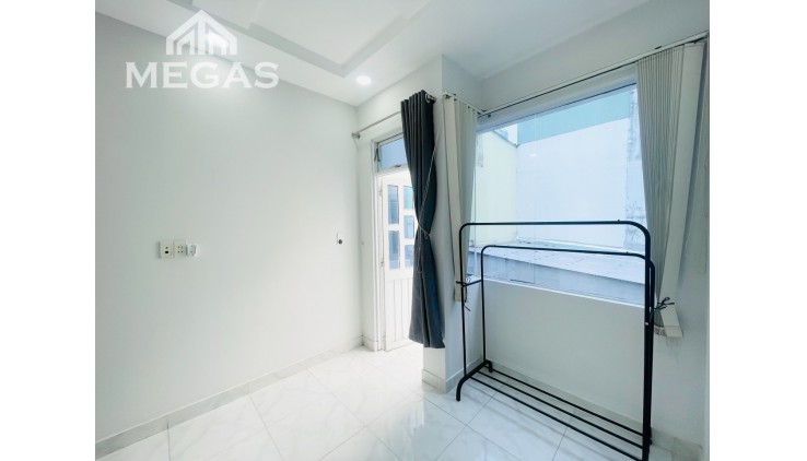 Bán Nhà Đường 702 Hồng Bàng, Phường 1, Quận 11. DT 30m2 x 4 tầng (3 x 10).Giá 5.45 Tỷ TL.