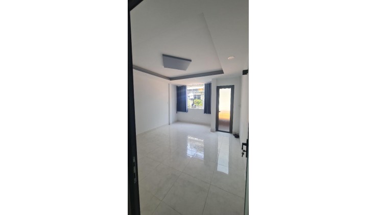Bán Nhà Mặt Tiền Bình Tiên, Phường 4, Quận 6. DT 48m2 x 4 tầng (3 x 16).
Giá 6.65 tỷ TL.