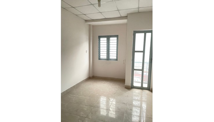 Bán Nhà Lò Gốm, Phường 8, Quận 6. DT 32m2 x 2 tầng (3.2 x 10).
Giá 3.45 Tỷ TL.