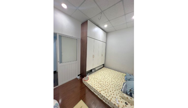 Bán Nhà Hồ Học Lãm, Phường An Lạc , Bình Tân. DT 70m2 x 2 tầng (5 x 14).
Giá 4.69 tỷ TL.