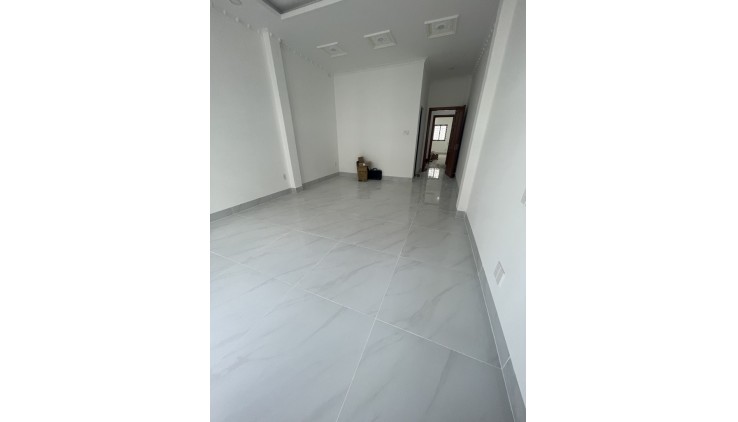 Bán Nhà Lý Chiêu Hoàng, Phường 10, Quân 6. DT 72m2 x 4 tầng (4 x 18). Giá 11.5 tỷ TL.
