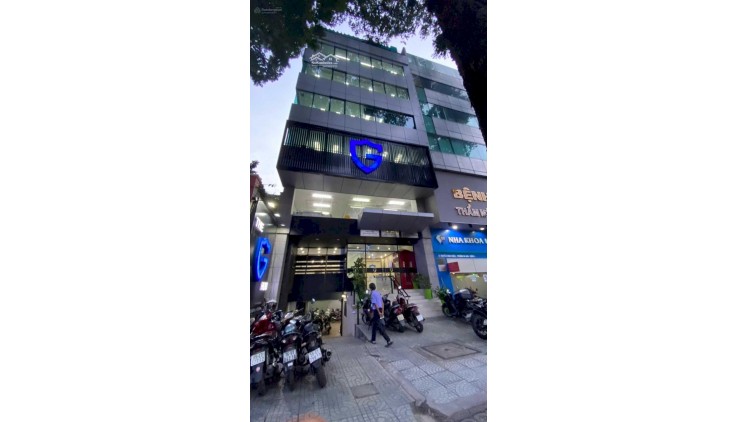 Gia đình cần bán mặt tiền Nguyễn Đình Chiểu (đoạn 2 chiều), Quận 3. DT 6.5x20m, 3 lầu, giá 26 tỷ TL