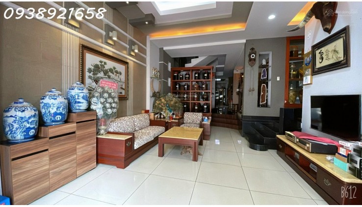 *Bán Nhà Phố Trần Nhân Tôn Quận 10, 6 Tầng (4.1/17m), Sổ vuông Đẹp,  Hoàn Công Đủ